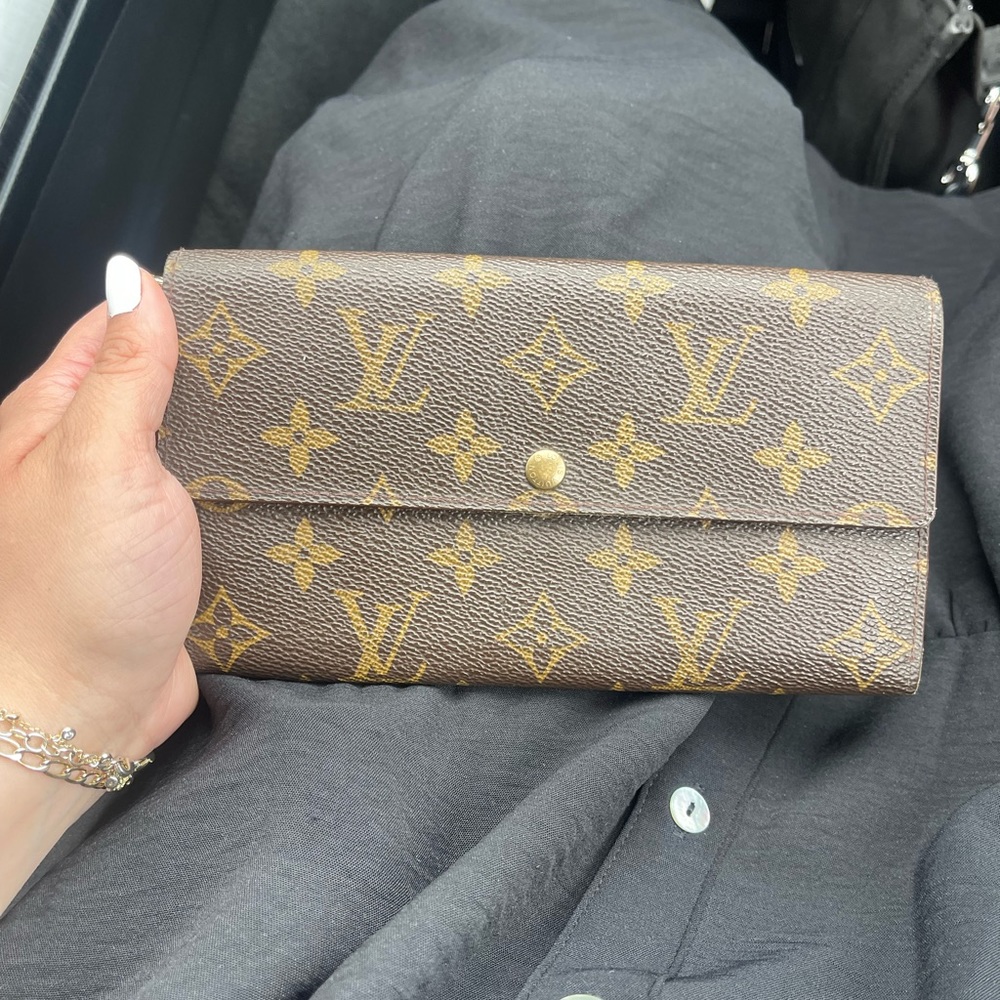LV Mono Sara Wallet